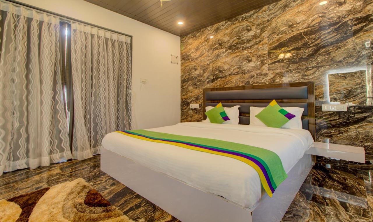 Hotel Treebo Code Red Morjim Esterno foto