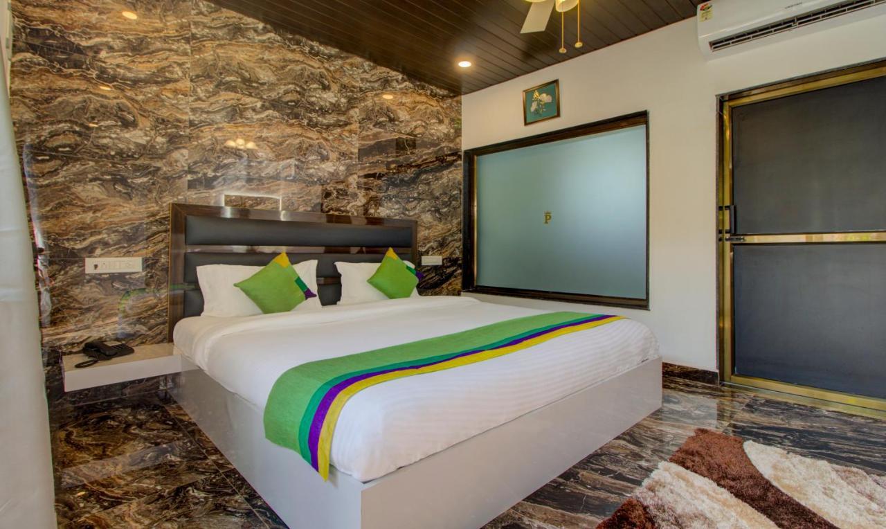 Hotel Treebo Code Red Morjim Esterno foto